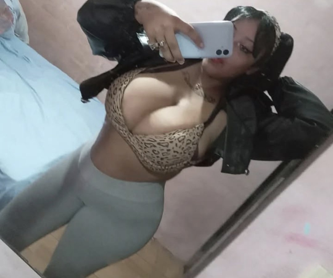 No tiene sentido lo rica q está esta turra tetona #Wr4ySRTW