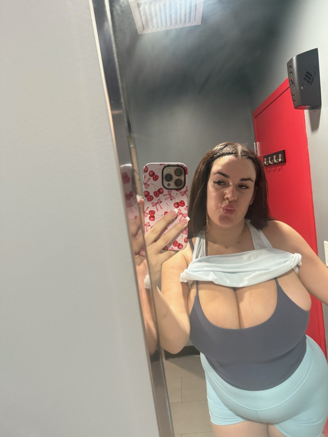 Some of the best breasts out man… #yEwf0CSh